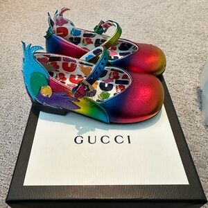 GUCCI NEW IN BOX 100% AUTHENTIC MARY JANE SZ 20 US 4 PARROT RAINBOW